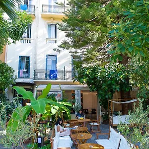 Hostal Hi Les Camélias, Niza